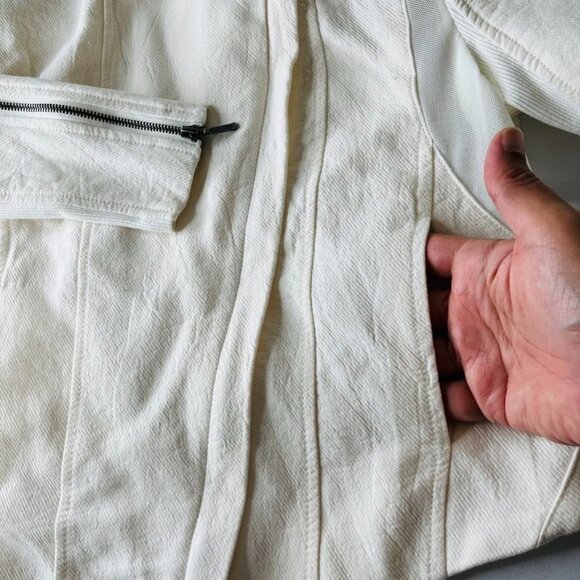 Blank NYC White Crepe Moto Jacket Size XS  Mesh Panels Long Sleeve Zip Close - Picture 3 of 11